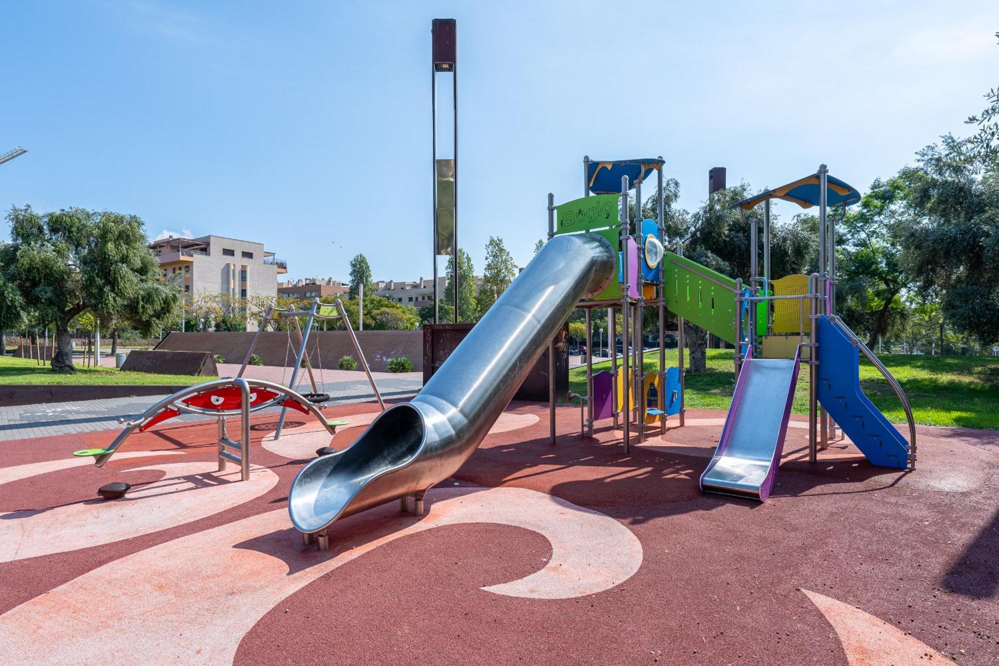 Apartamento Familiar Con Jardin Y Piscina En Apartamento