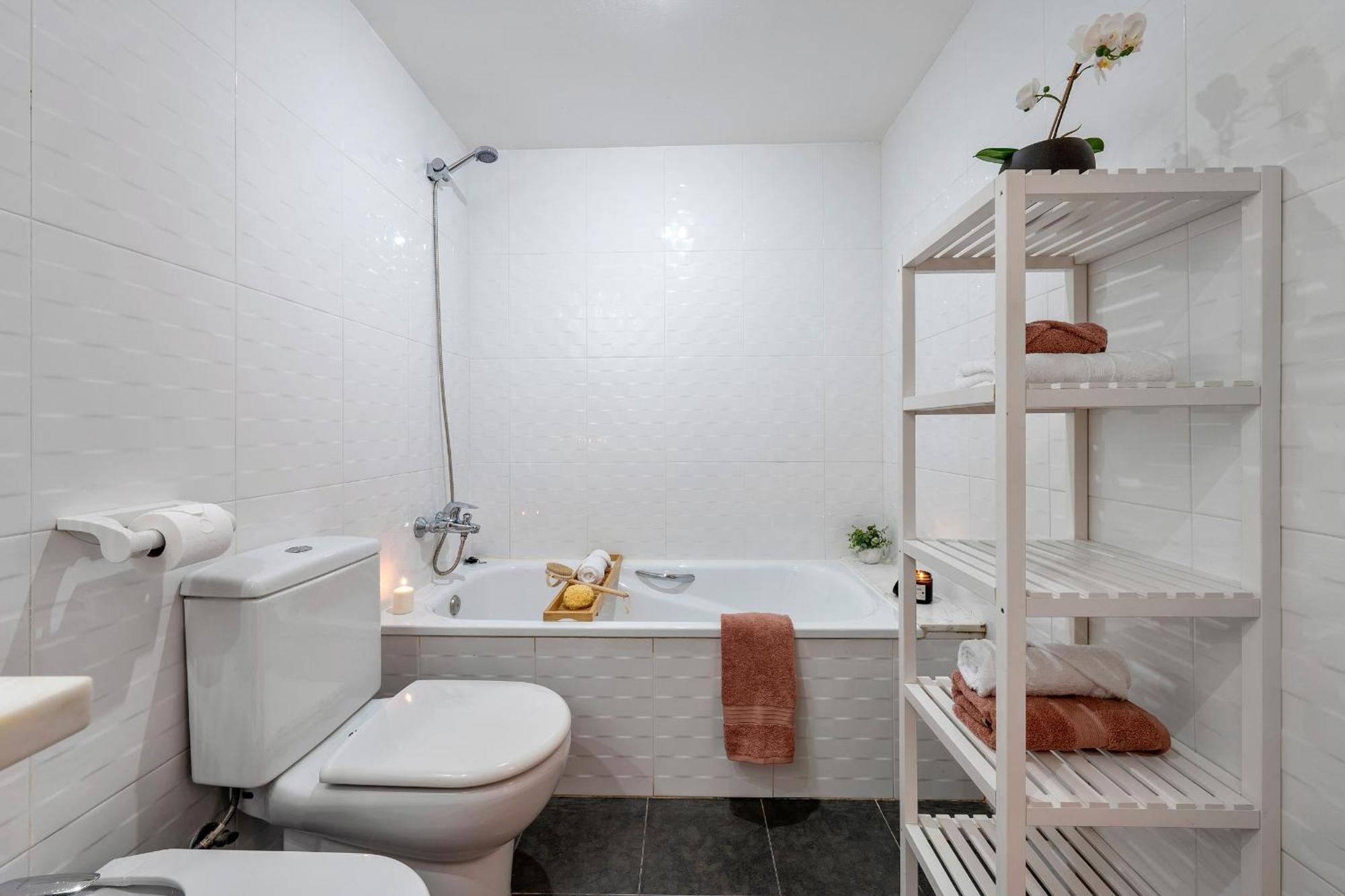Apartamento Familiar Con Jardin Y Piscina En Apartamento
