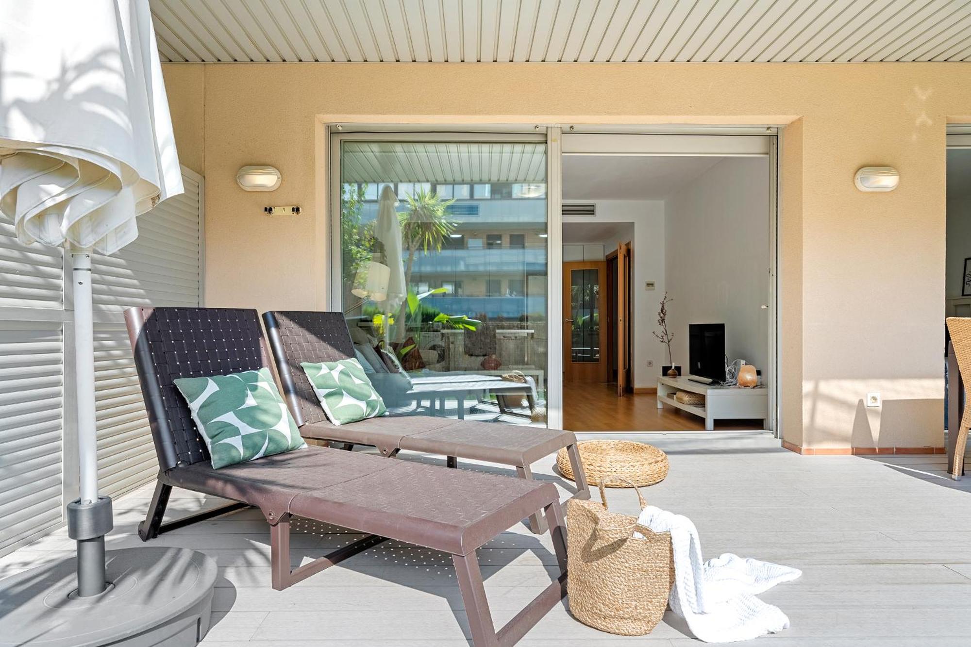 Apartamento Familiar Con Jardin Y Piscina En *