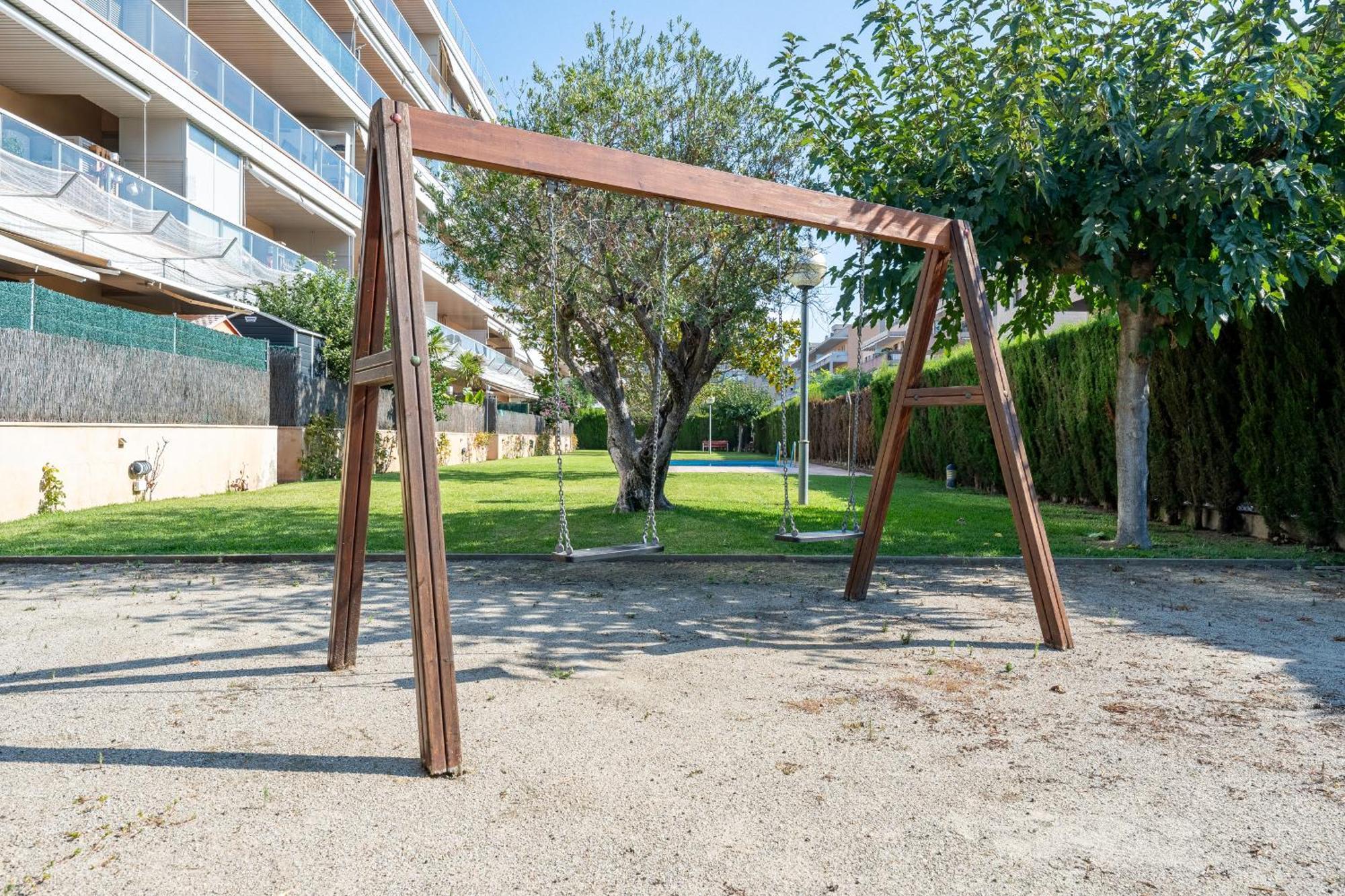 Apartamento Familiar Con Jardin Y Piscina En *