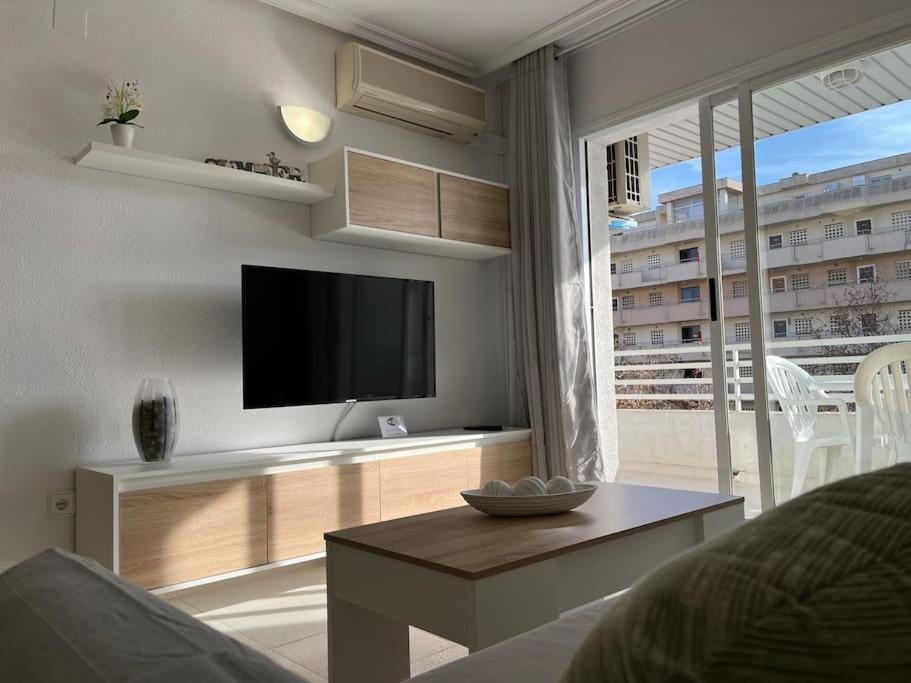 Center-pool-relax-2bed-portaventura-aa9 Salou