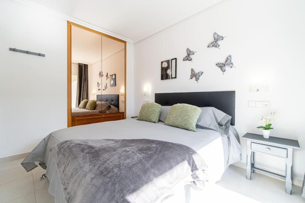 Center-pool-relax-2bed-portaventura-aa9 * Salou