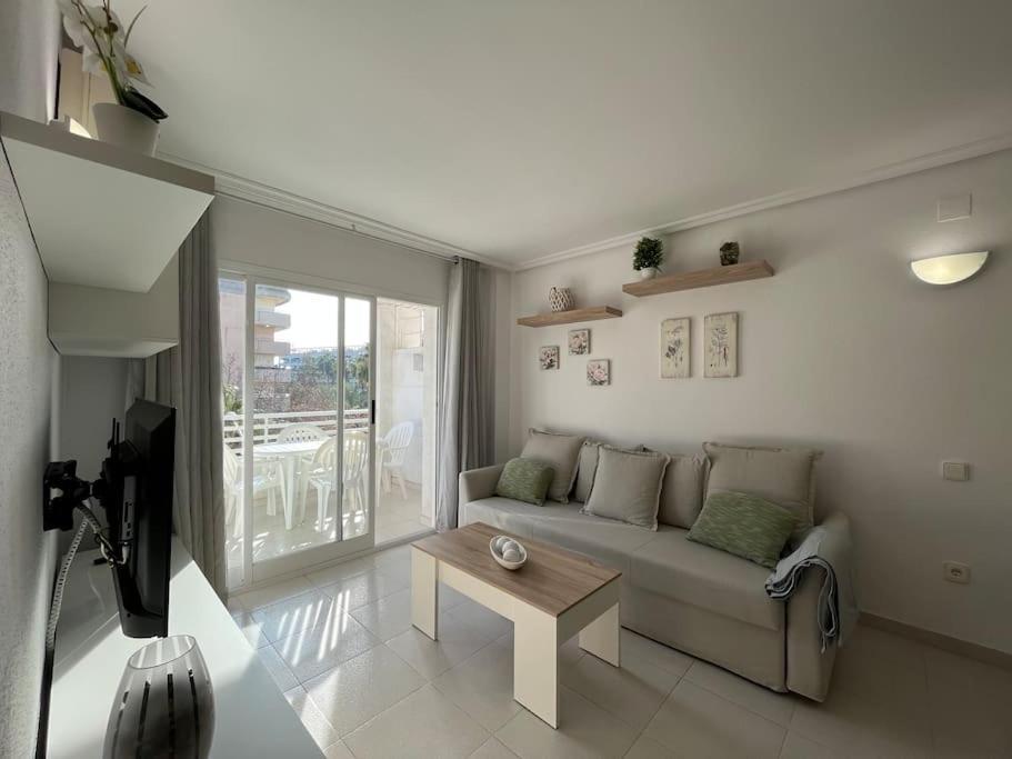 Center-pool-relax-2bed-portaventura-aa9 Salou