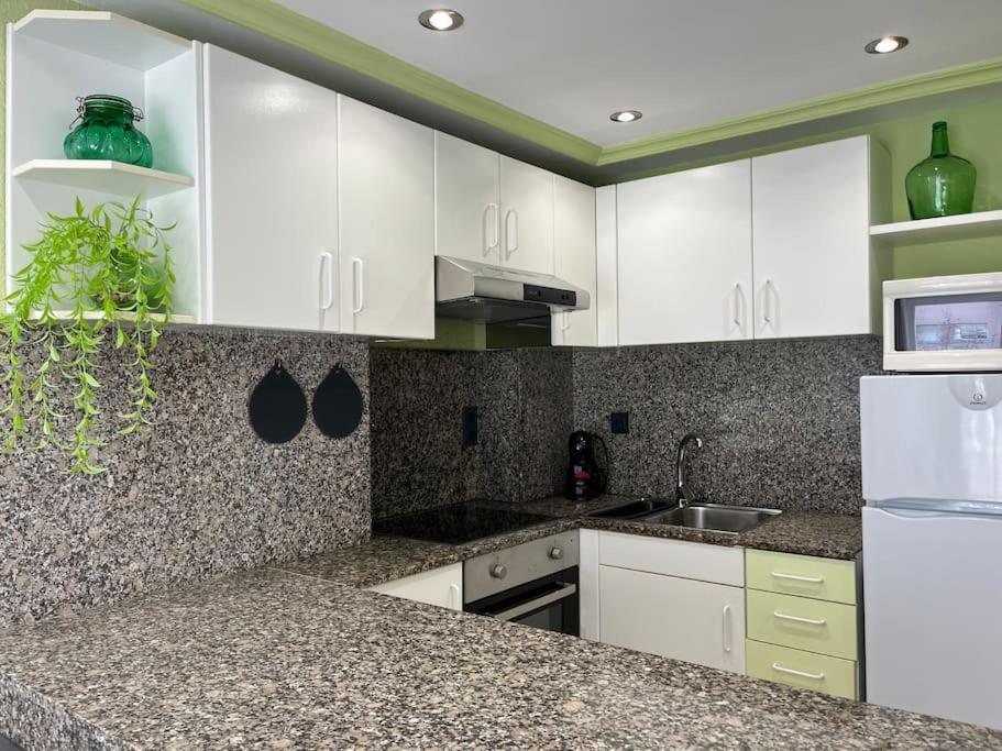Center-pool-relax-2bed-portaventura-aa9 Salou