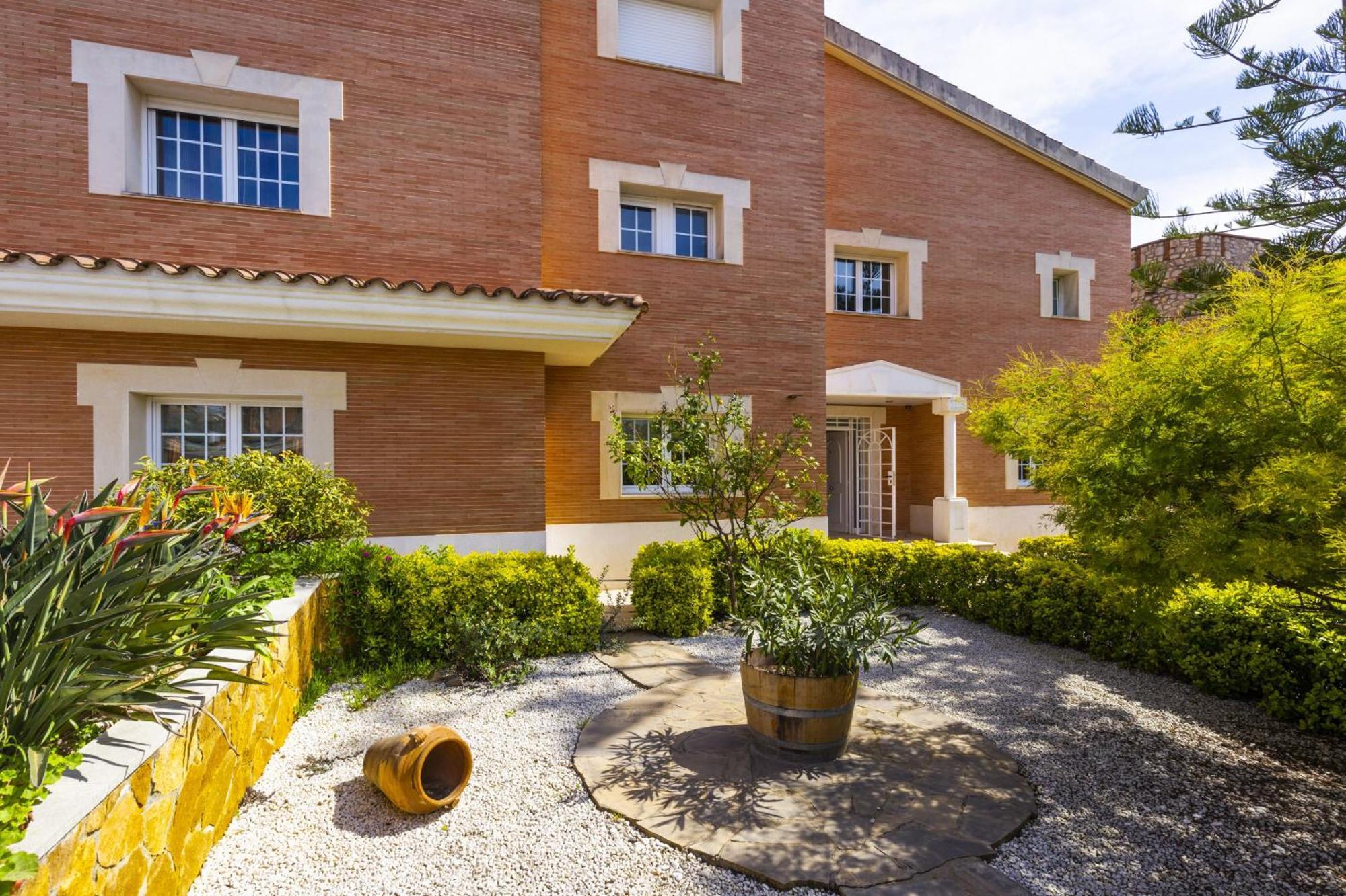 Viladomat Planetcostadorada Villa *