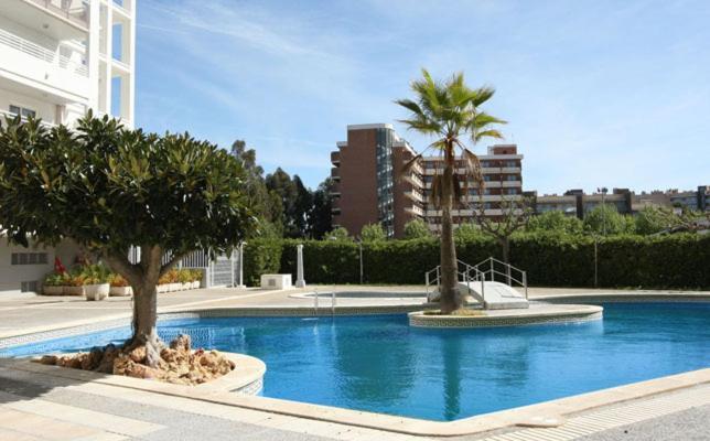 For A Royal Center * Salou