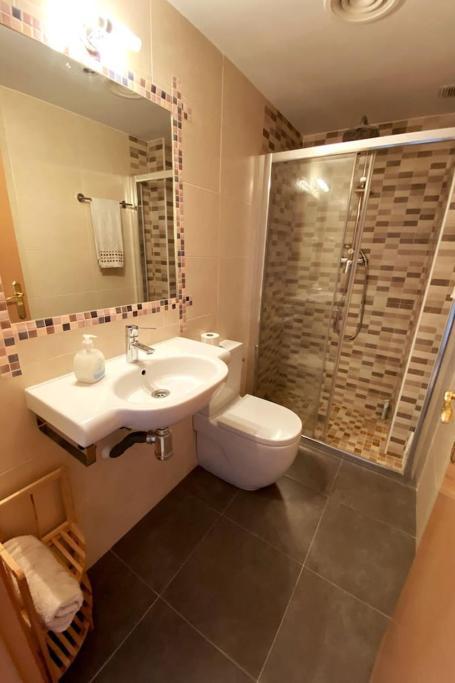 Peaceful With Sea View And Parking In Cap Salou