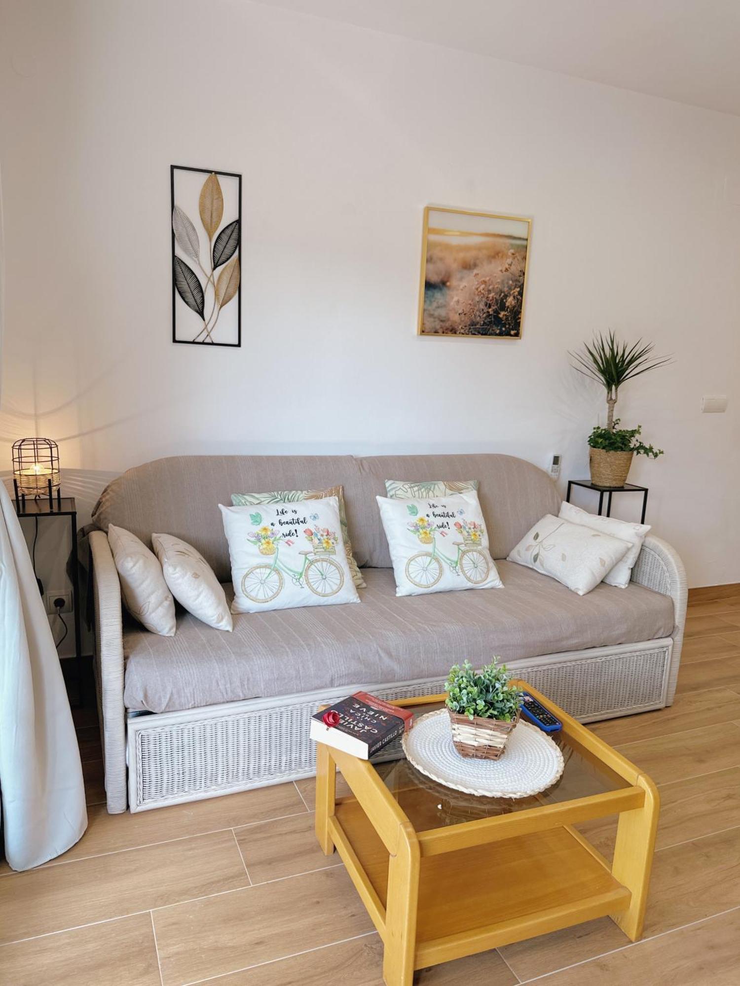 Magníficas Vistas En Zona Turística De Apartamento