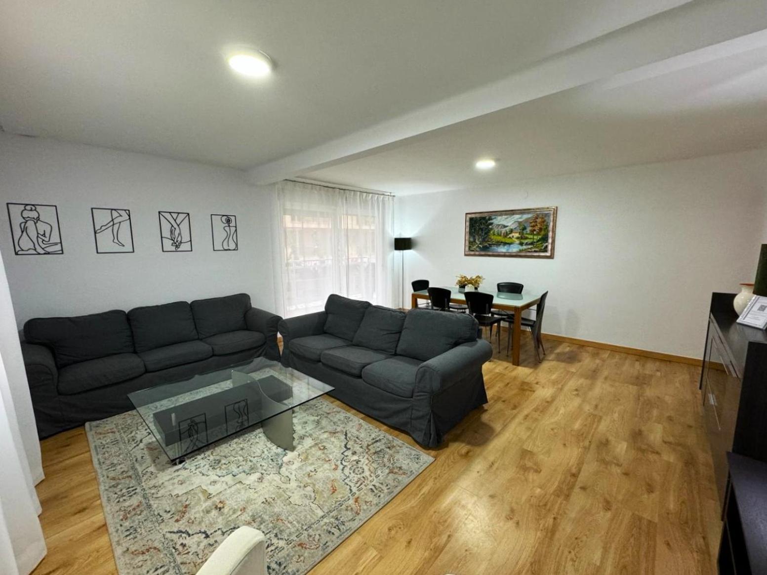 Barbastro Appartement *