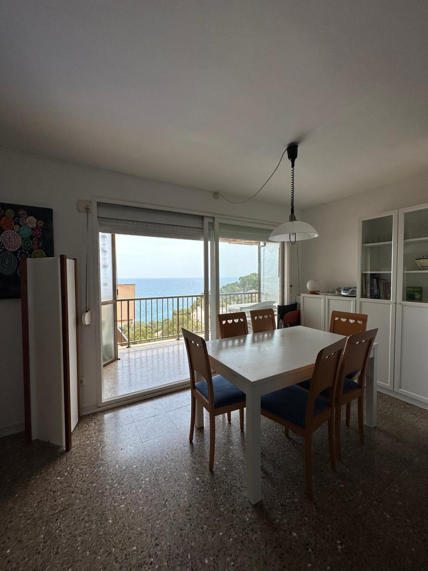 Apartment 2 Cap
