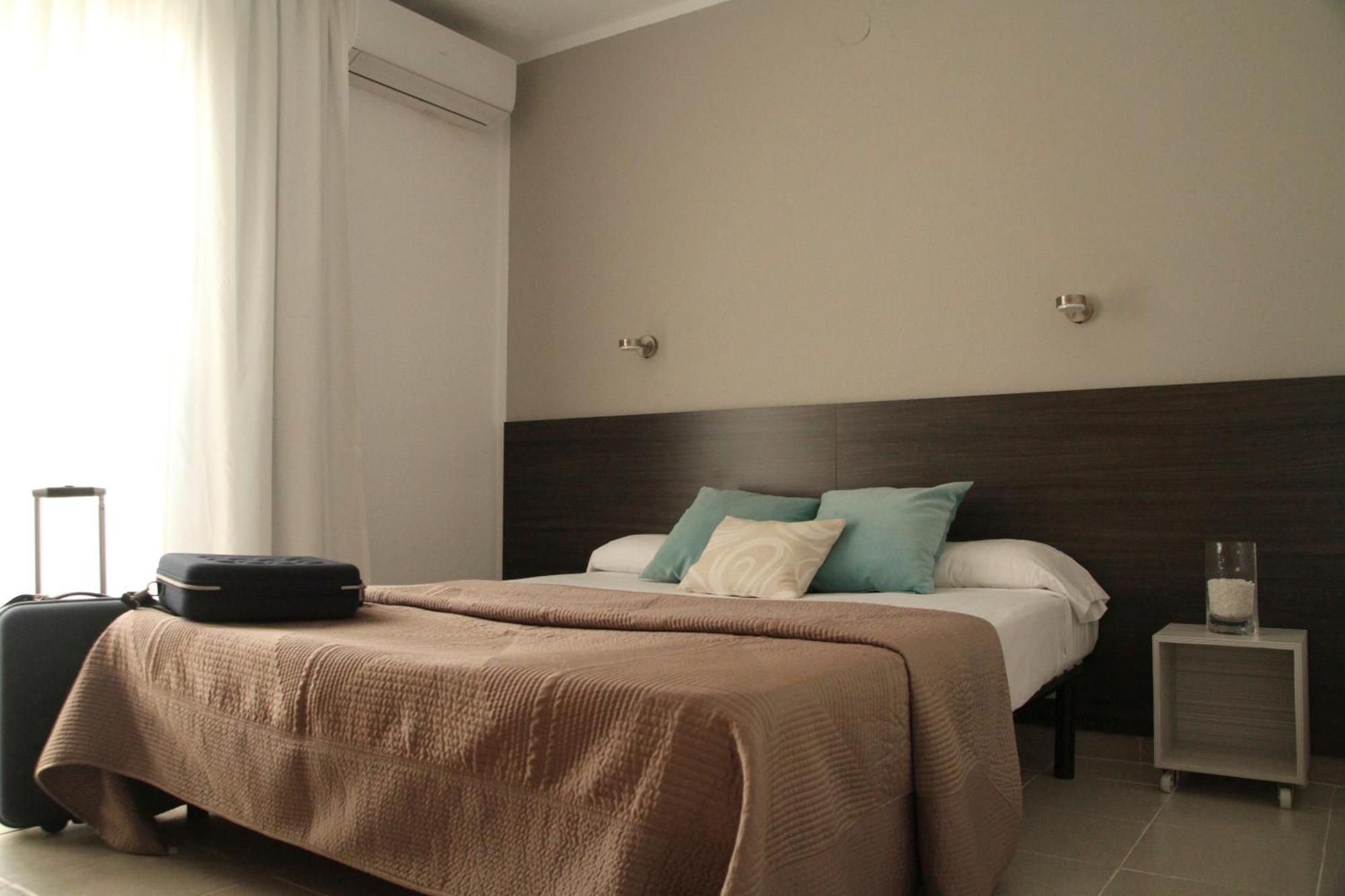 Tahiti Rs Guest house Salou