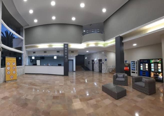New Nuevo Brand New A Estrenar Luxury De Lujo 12 Months Open! 12 Meses Abierto!