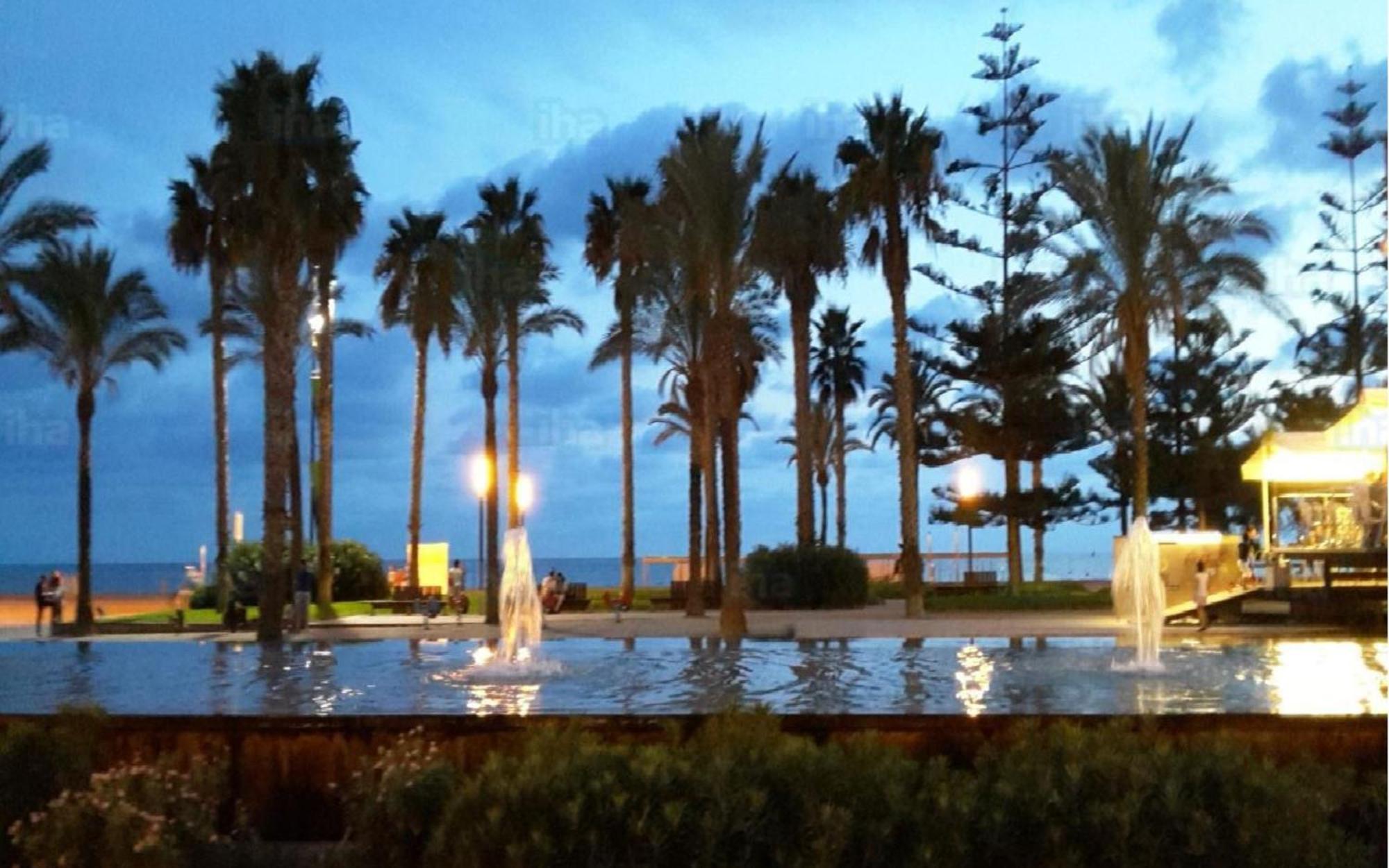 Moderno En 1a Linia De Mar En Salou.