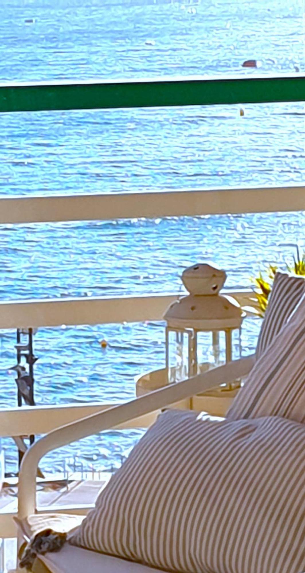 Vistas Al Mar, 50 Metros Playa Y Centro, Cama Queen Size * Salou