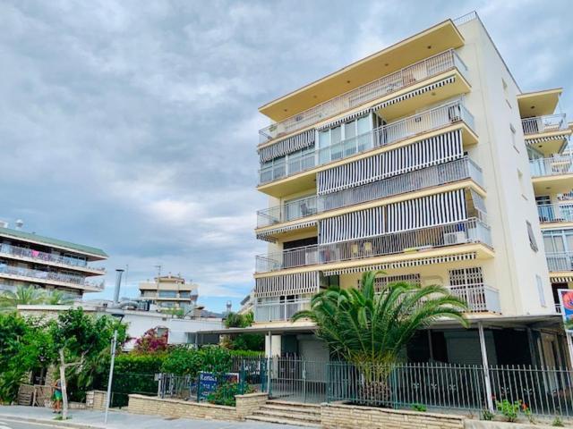 Caballo White Apartamento Salou