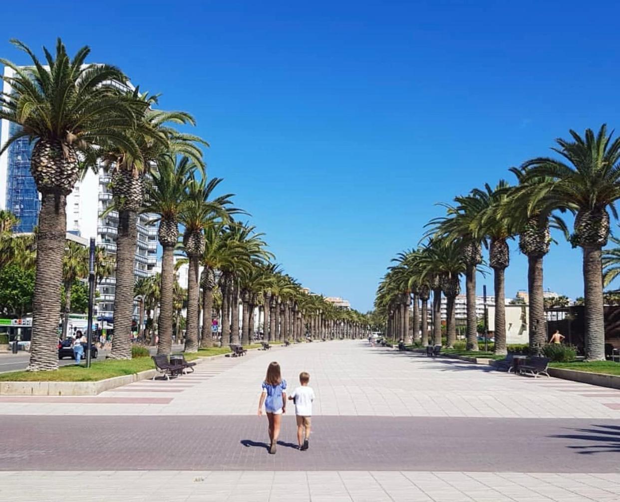 Moderno En 1a Linia De Mar En Salou. Apartamento Salou