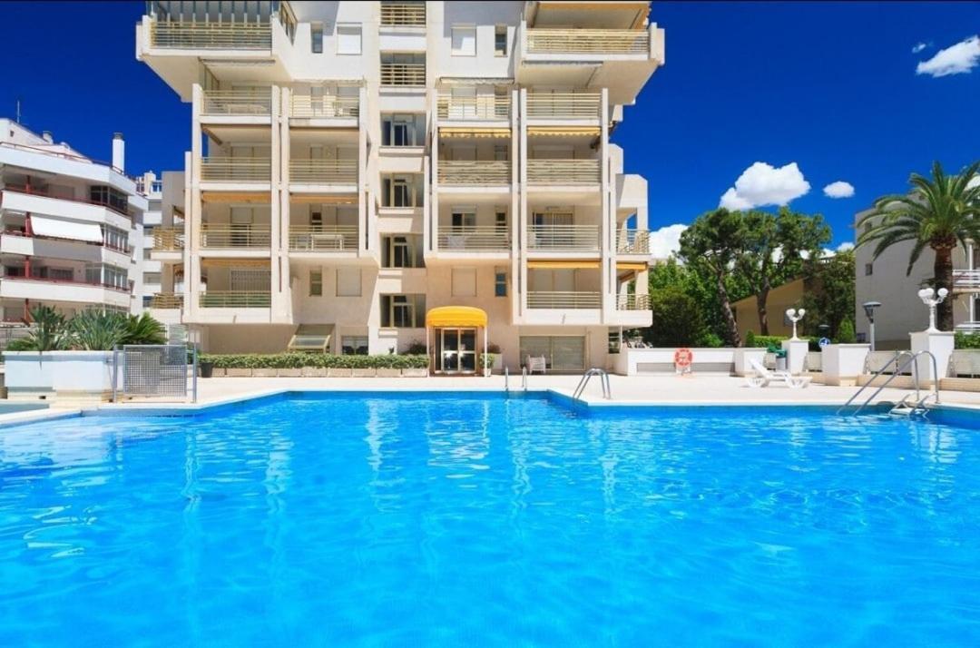 Varias Piscinas Salida Directa A La Playa Apartamento