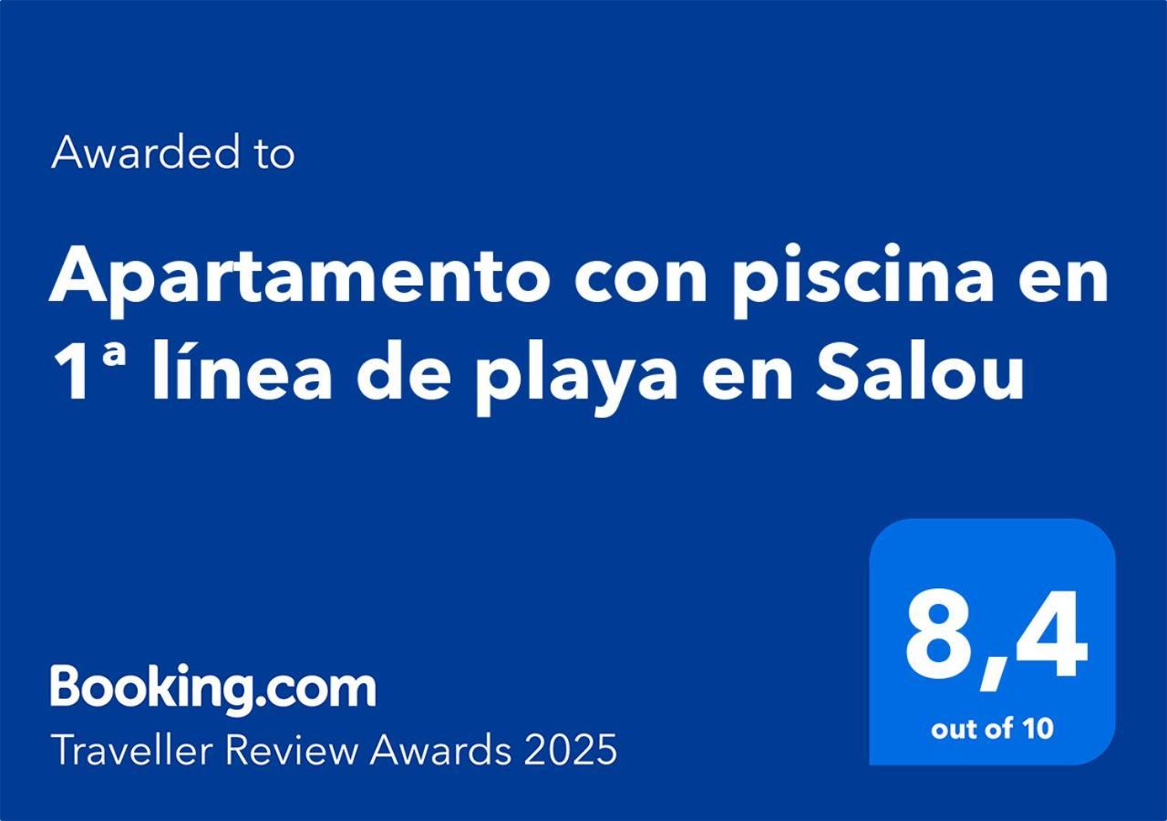 Con Piscina En 1ª Línea De Playa En *