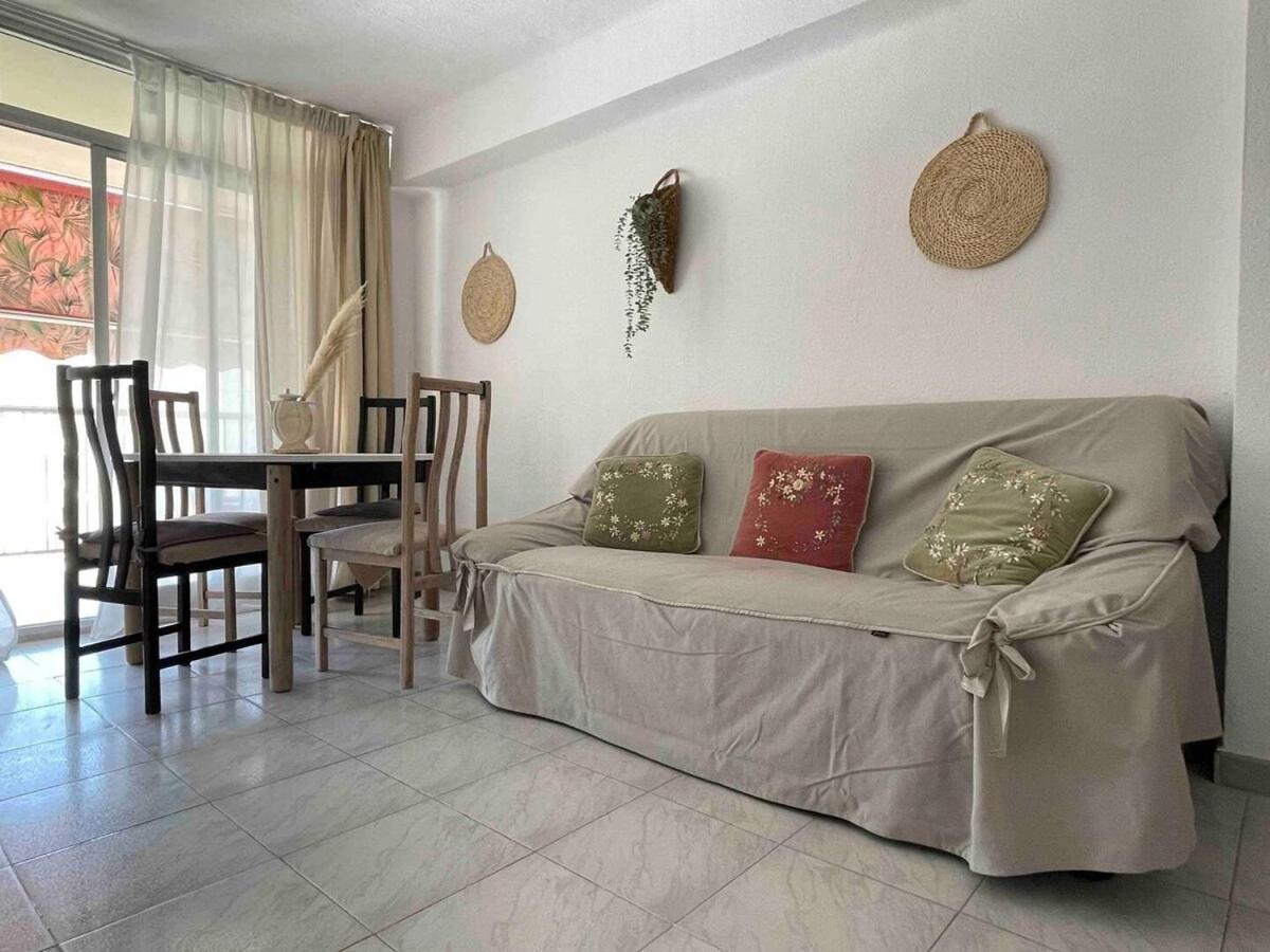 Location With A Pool And Terrace! Apartamento