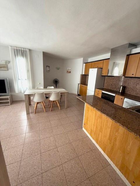 Amplio A 5 Minutos De La Playa Apartamento *