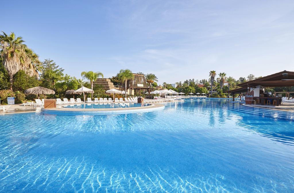 Hotel Portaventura Roulette - Includes Unlimited Access To Portaventura Park & 1 Access To Ferrari Land