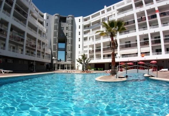For A Royal Center * Salou