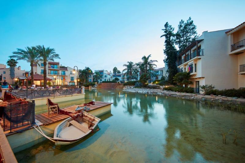 Hotel Portaventura Roulette - Includes Unlimited Access To Portaventura Park & 1 Access To Ferrari Land Salou