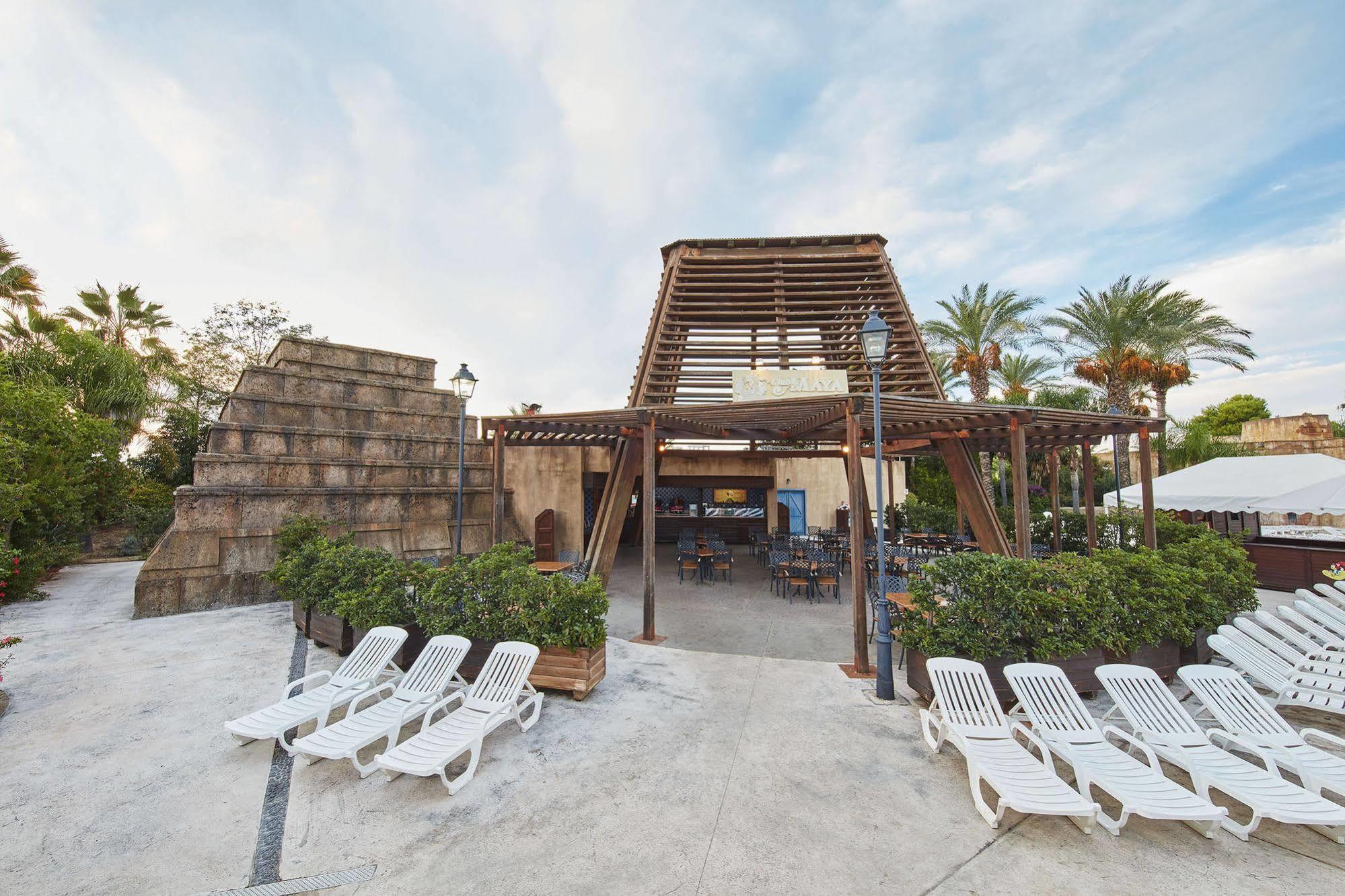 Hotel Portaventura El Paso: Theme Park Access Included 4*