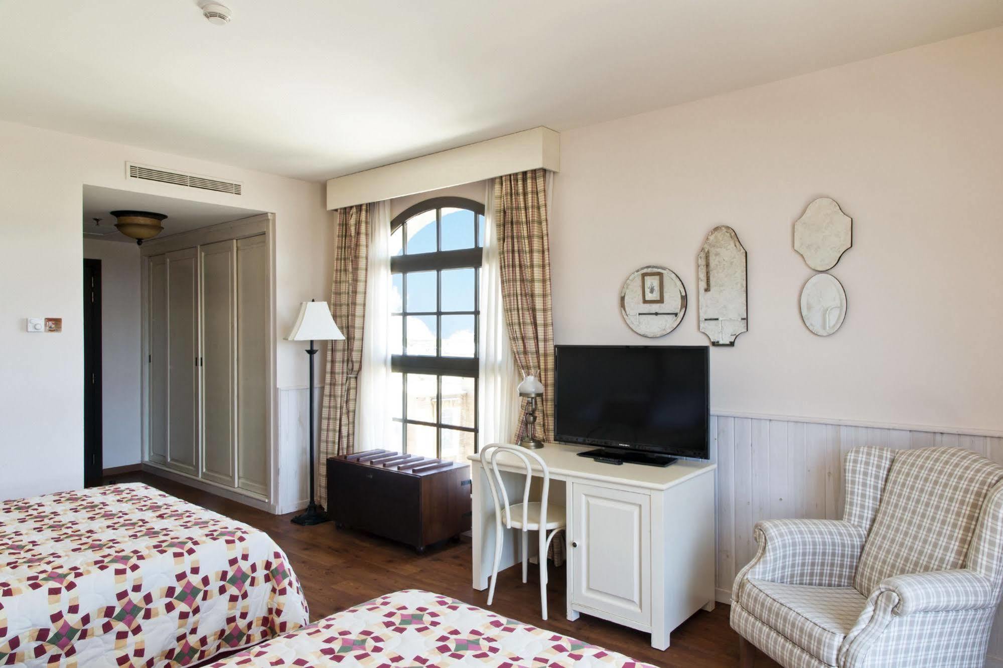 Portaventura Hotel: Theme Park Access Included Hotel 4*