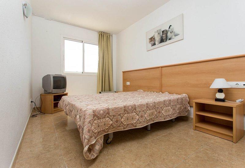 Ontario Apartment *