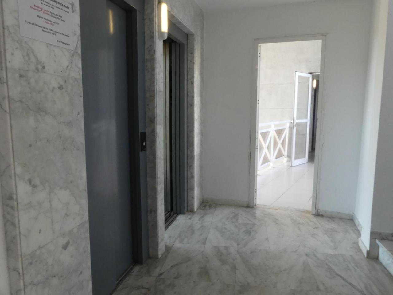Zeus Royal Apartment *