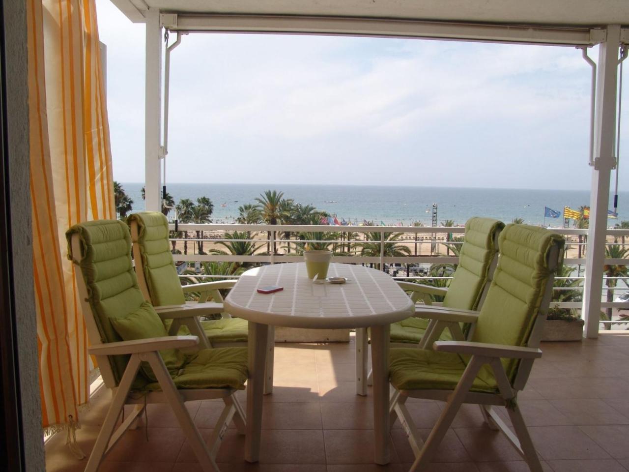 Zeus Alexis Frontal Apartment