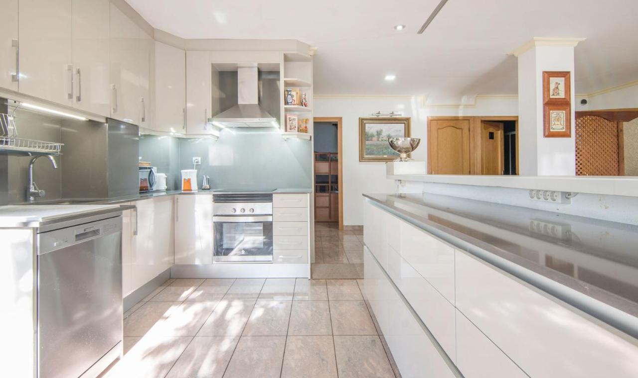 Villa Tarracohomes, Cala Crancs Con Piscina Privada Y Mesa De Billar