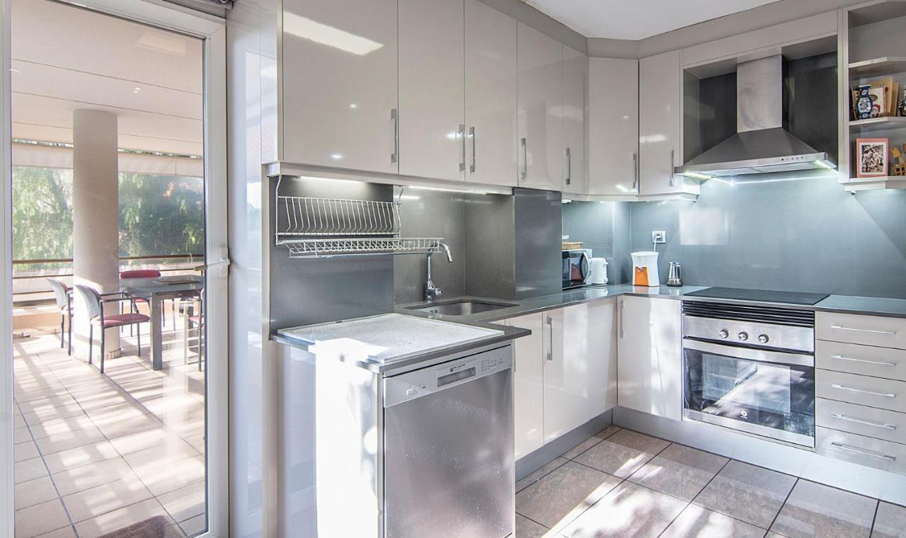 Tarracohomes, Cala Crancs Con Piscina Privada Y Mesa De Billar Villa