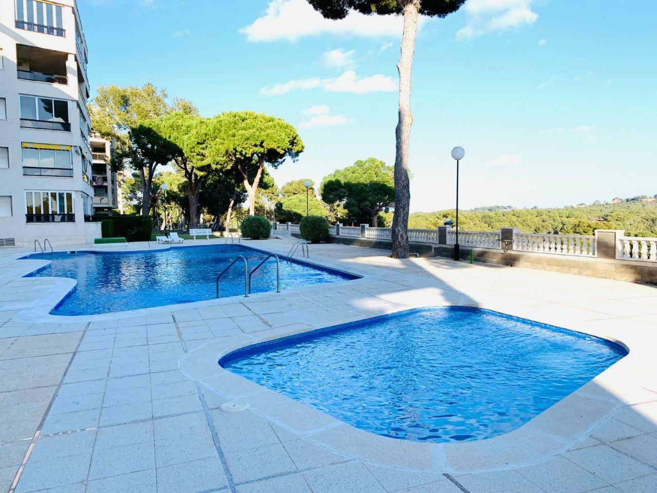 Book Playa Larga * Salou