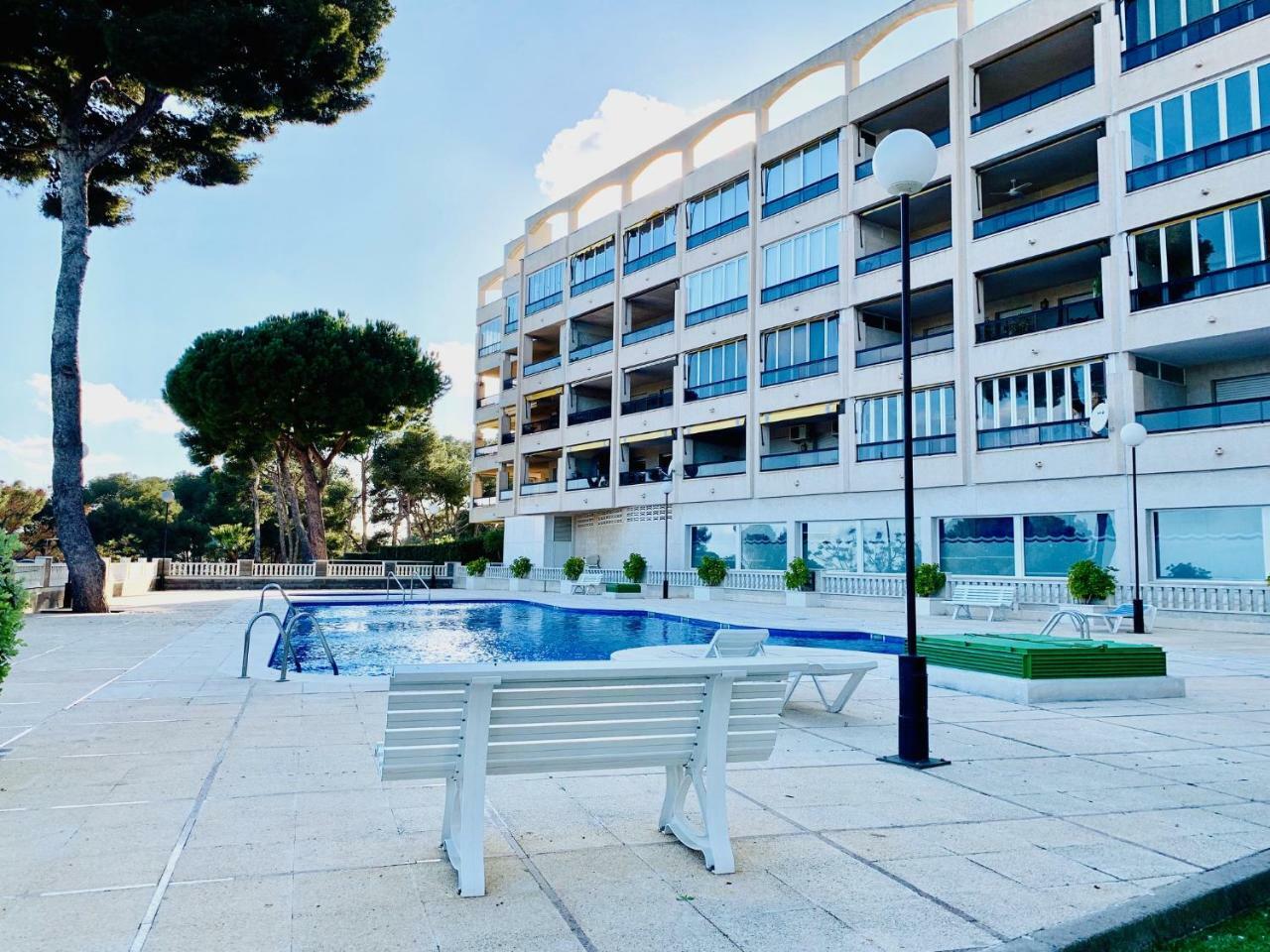 Book Playa Larga