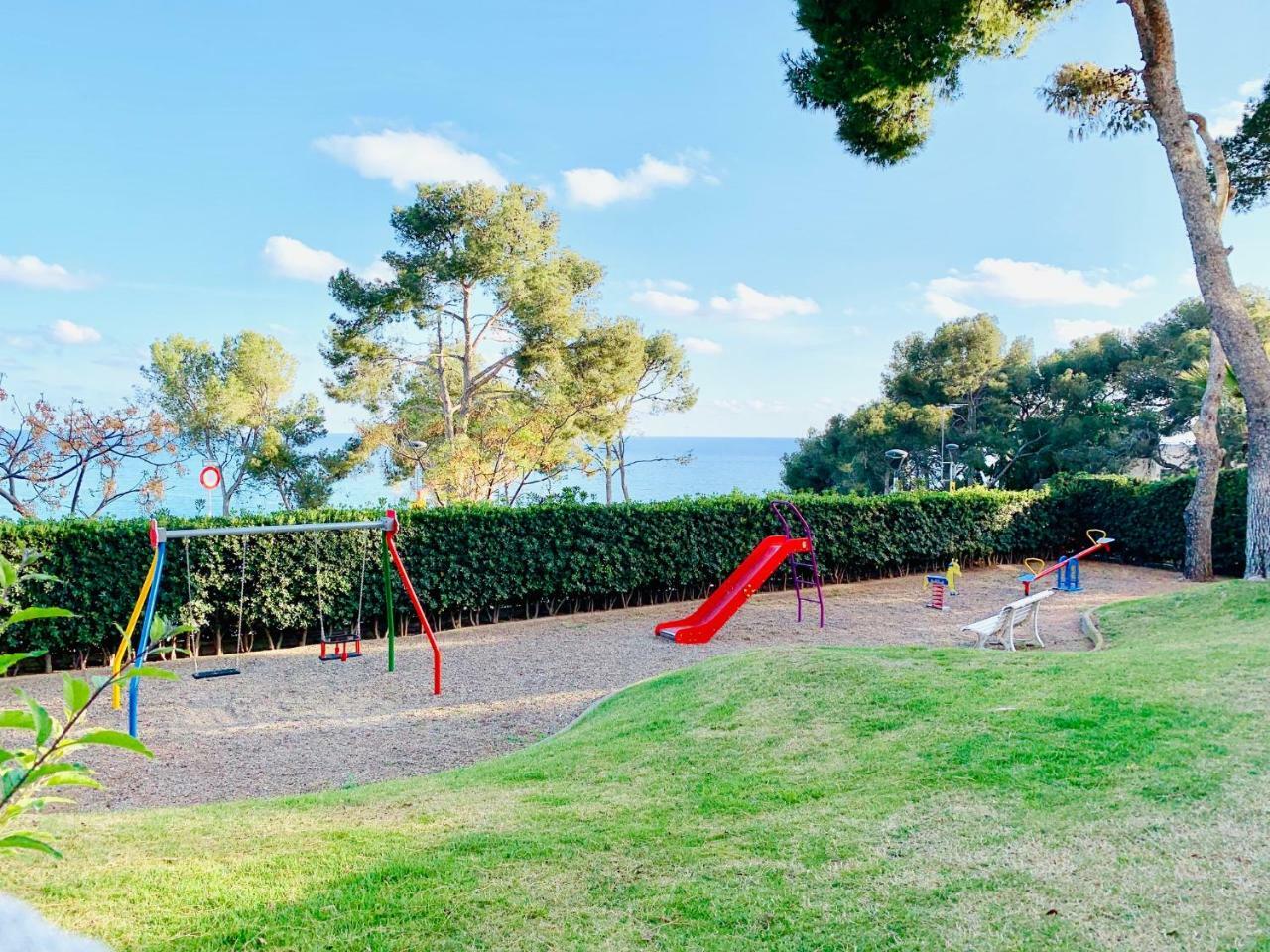 Book Playa Larga Salou