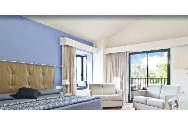 Hotel Portaventura Roulette - Includes Unlimited Access To Portaventura Park & 1 Access To Ferrari Land 4*