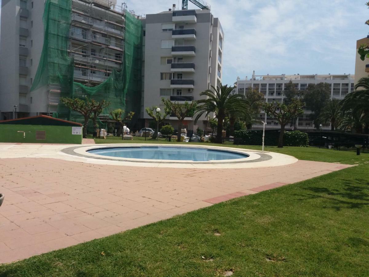 Bonito Con Varias Piscinas * Salou