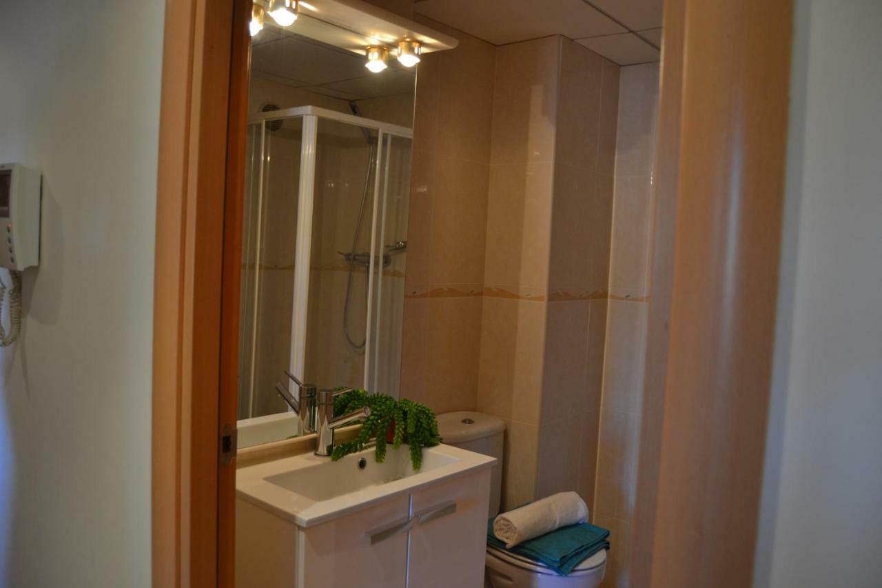 Luminoso Y Amplio Apartamento En Con Piscina Salou