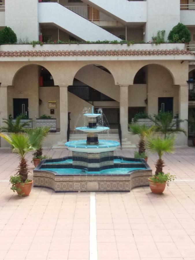 Bonito Con Varias Piscinas