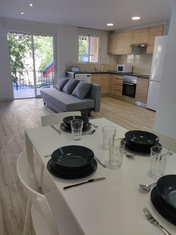 Lovely 2 Bed 2 Bath Near To Beach: Amposta Apartamento