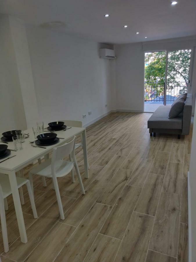 Lovely 2 Bed 2 Bath Near To Beach: Amposta Apartamento *