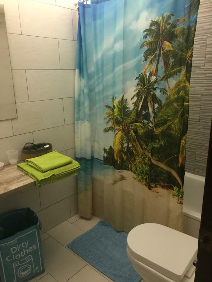 Apartment At Center Only 3 Min To *