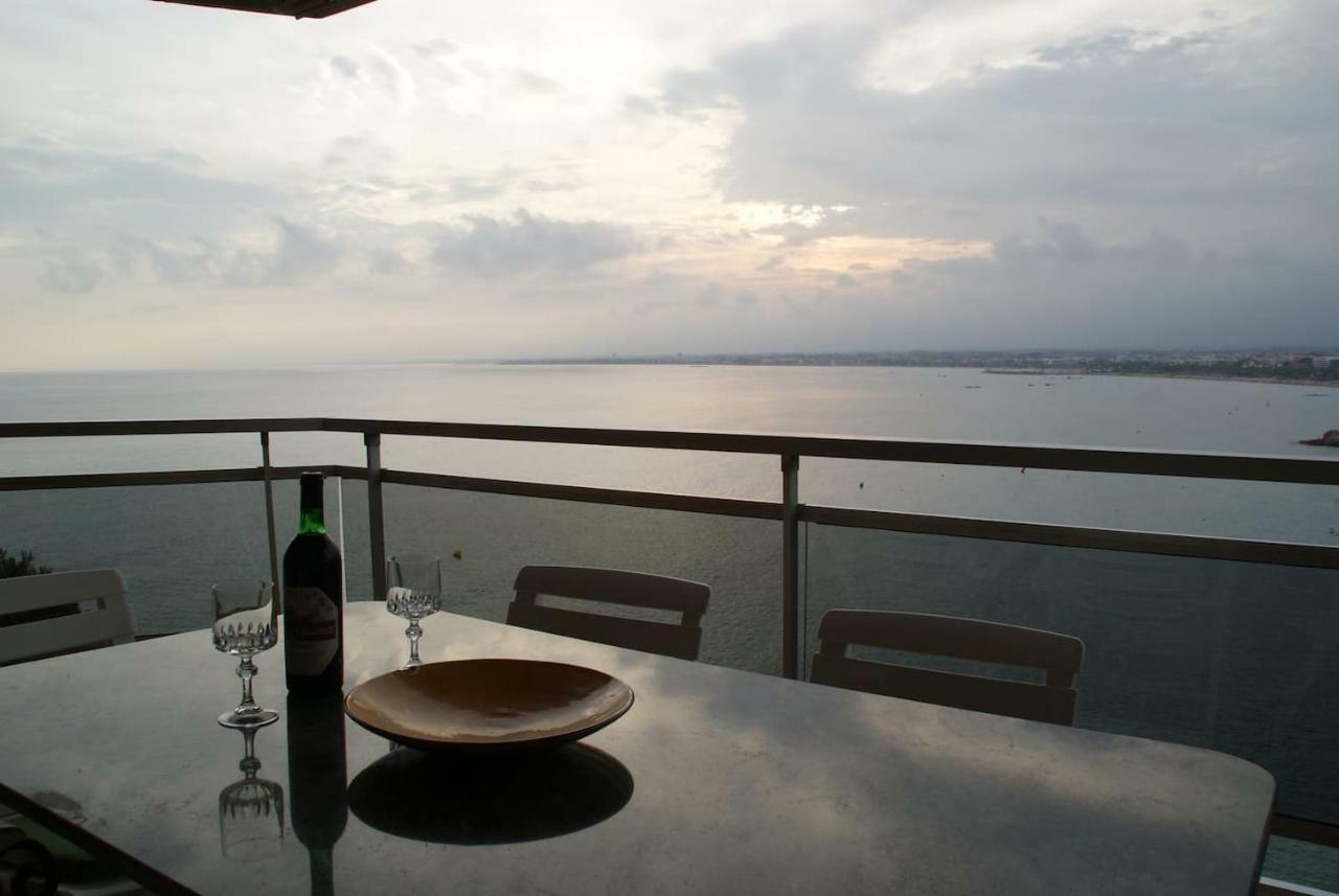Bahia Sobre El Mar Apartment *