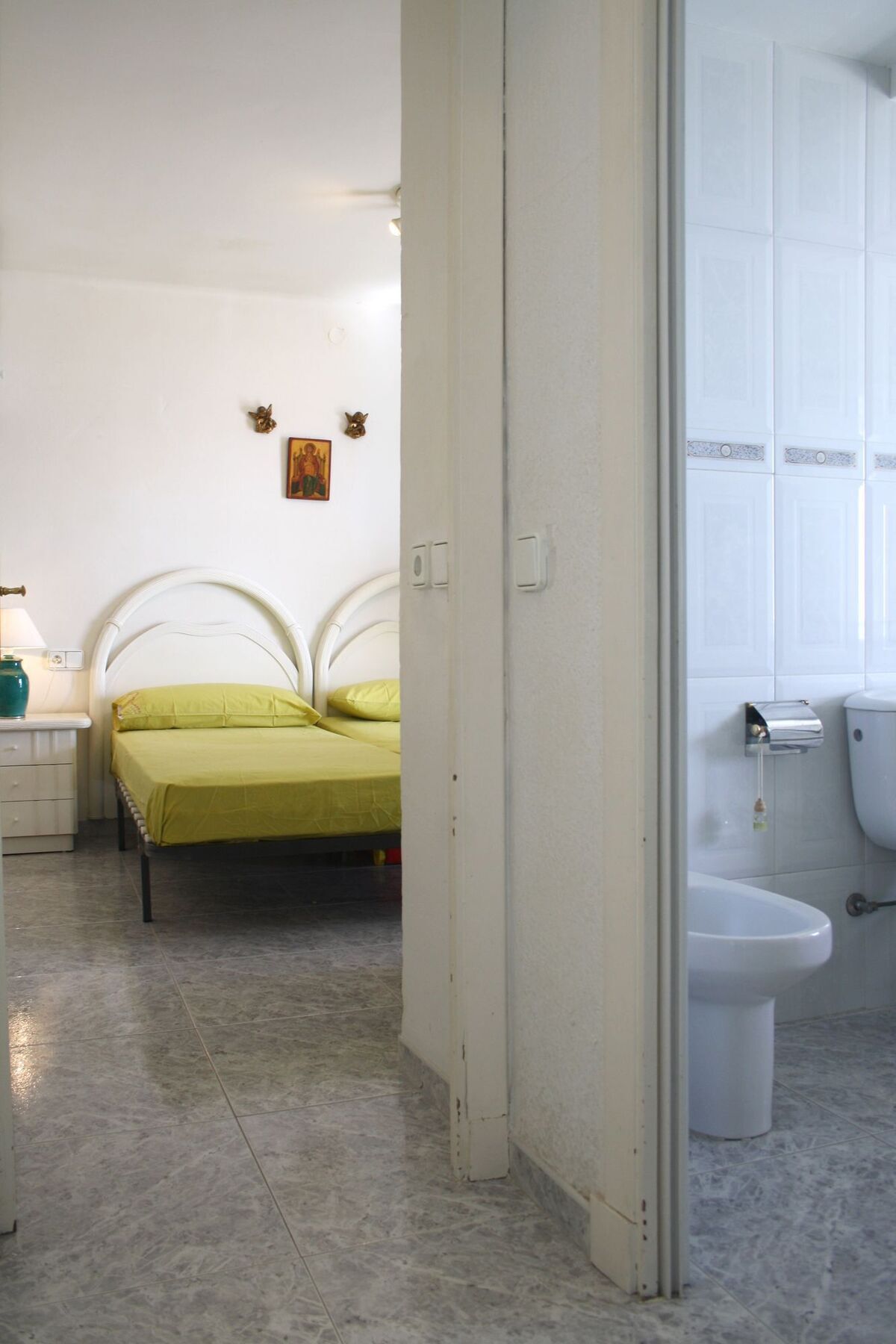 In A House - Sh28 * Salou