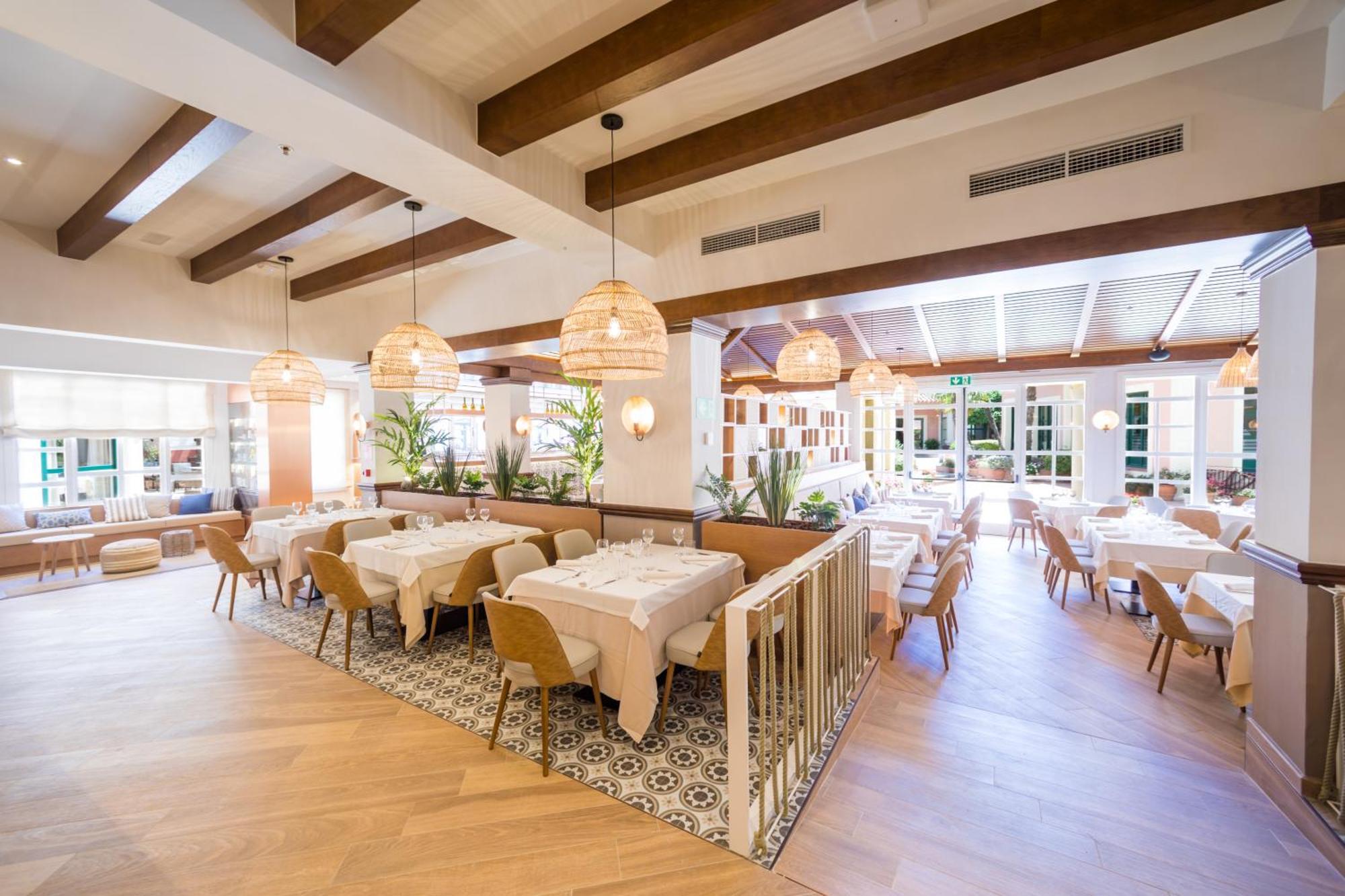 Portaventura Hotel: Theme Park Access Included 4* Salou