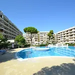 Moderno Apartamento Con Piscina En Playa Salou