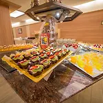 Golden Avenida Family Suites 4*