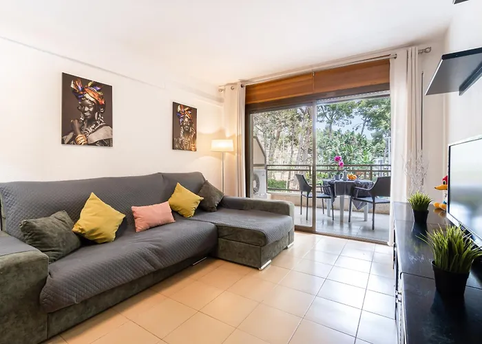 TuristMar - Amplio Apartamento en Salou con piscina, a 2 minutos de la Playa